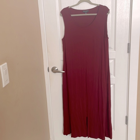 Maxi dress with front slit - Picture 1 of 5